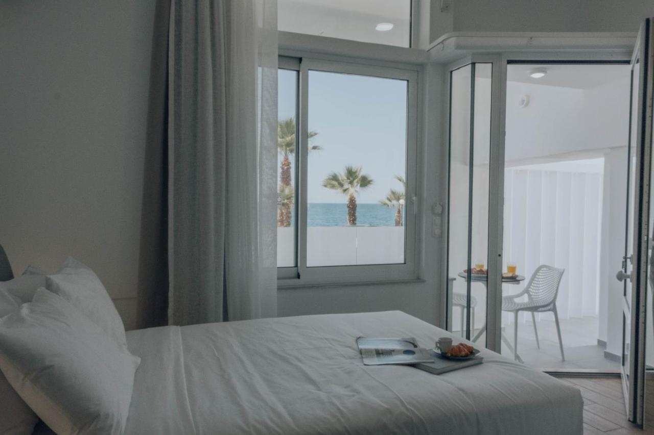 Suitenes Coast 레팀노 외부 사진